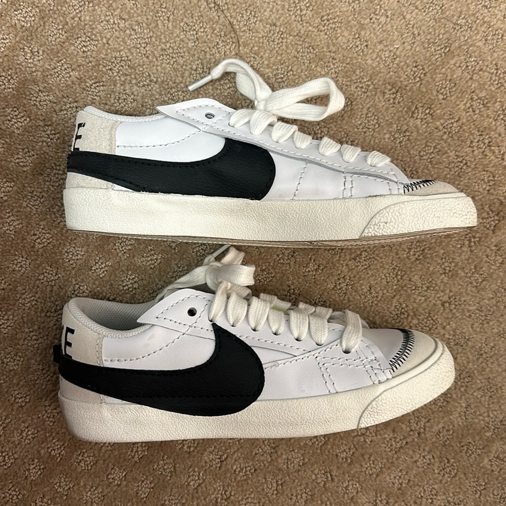 Low top Nike blazers